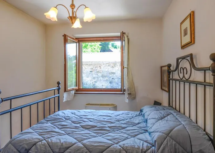 Lovely In * Careggine